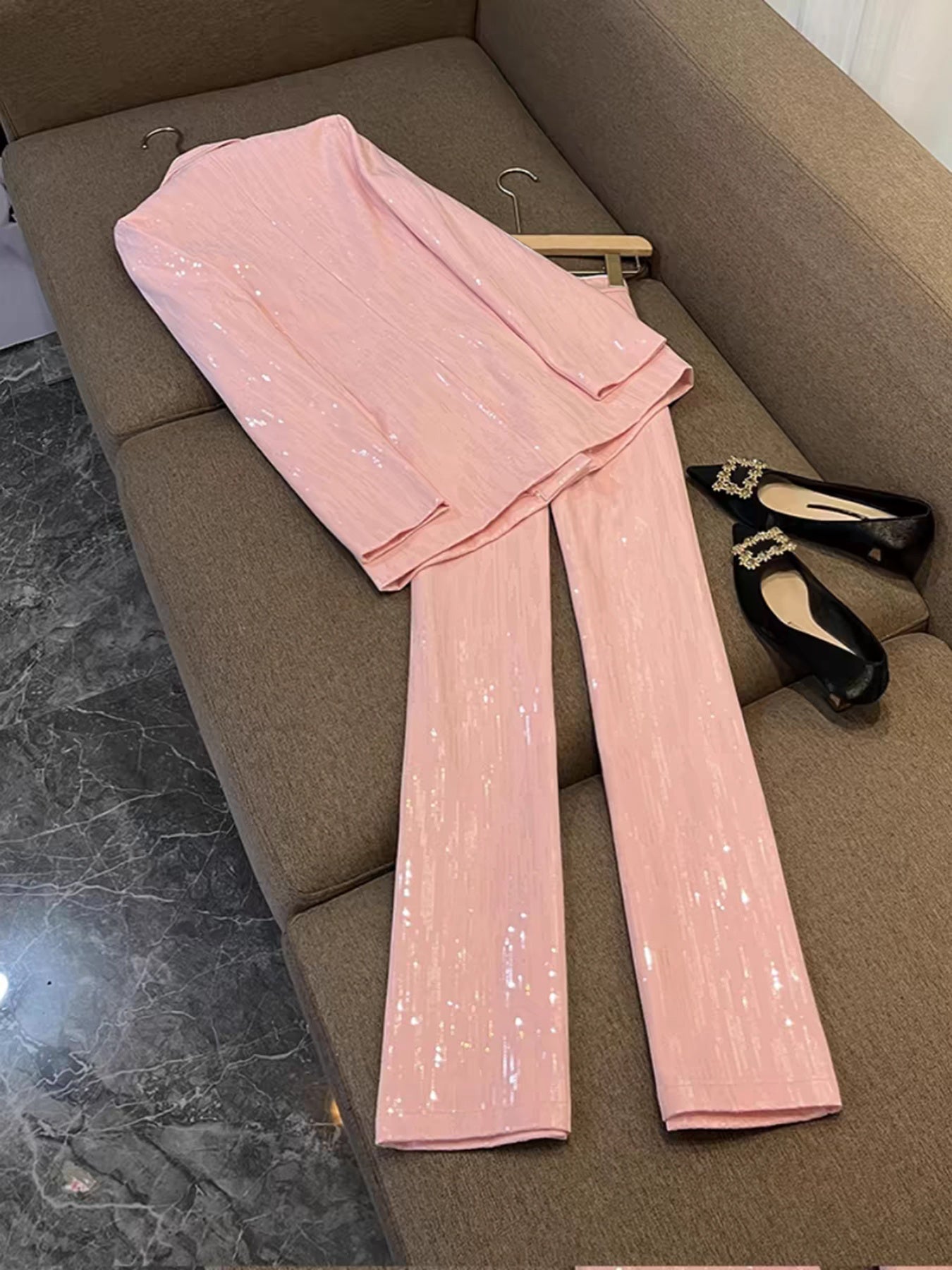 Spring\Autumn Business Office Suit Set in Romantic Pink for Dates, Sparkling Long Sleeve Notched Lapel Blazer Jacket and Long Pants, Suitable for Commuting, Office Business, Parties, Dates, Valentine's Day, Music Festivals, and Important Holidays